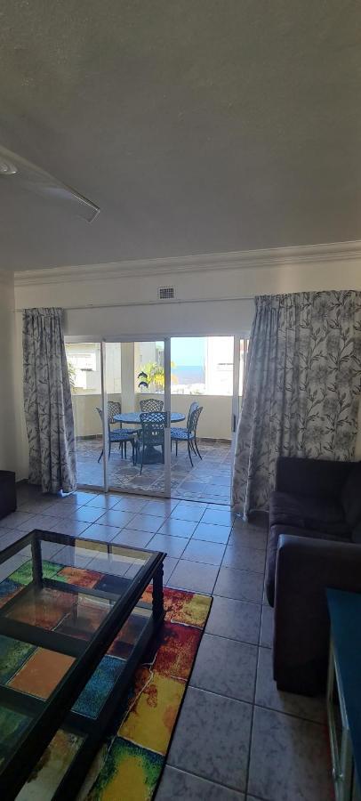 Aride 4 Awesome View Of Uvongo Main Swimming Beach From Communal Braai Area Leilighet Margate Eksteriør bilde